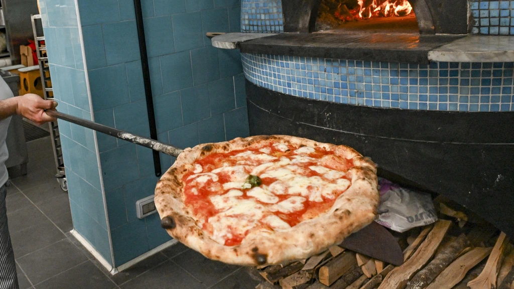 Pizzakoeriers in Amsterdam-Zuidoost massaal beroofd van hun… pizza’s Pizzakoeriers in Amsterdam-Zuidoost massaal beroofd van hun… pizza’s