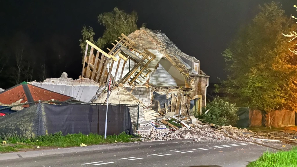 Grote explosie in woning Roermond, geen gewonden Grote explosie in woning Roermond, geen gewonden